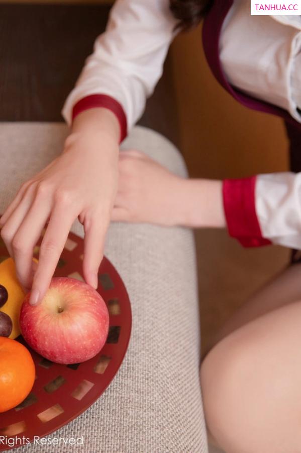 逗逗DouDou  [XiuRen]高清写真图 2023.08.18 No.7255 是小逗逗 制服美腿第4张图片